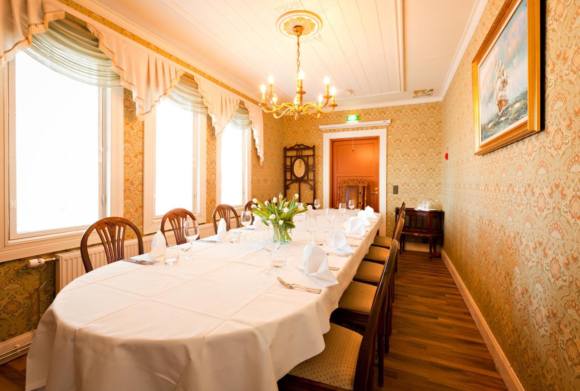 Hotelli-Ravintola Alma Seinäjoki Exteriér fotografie