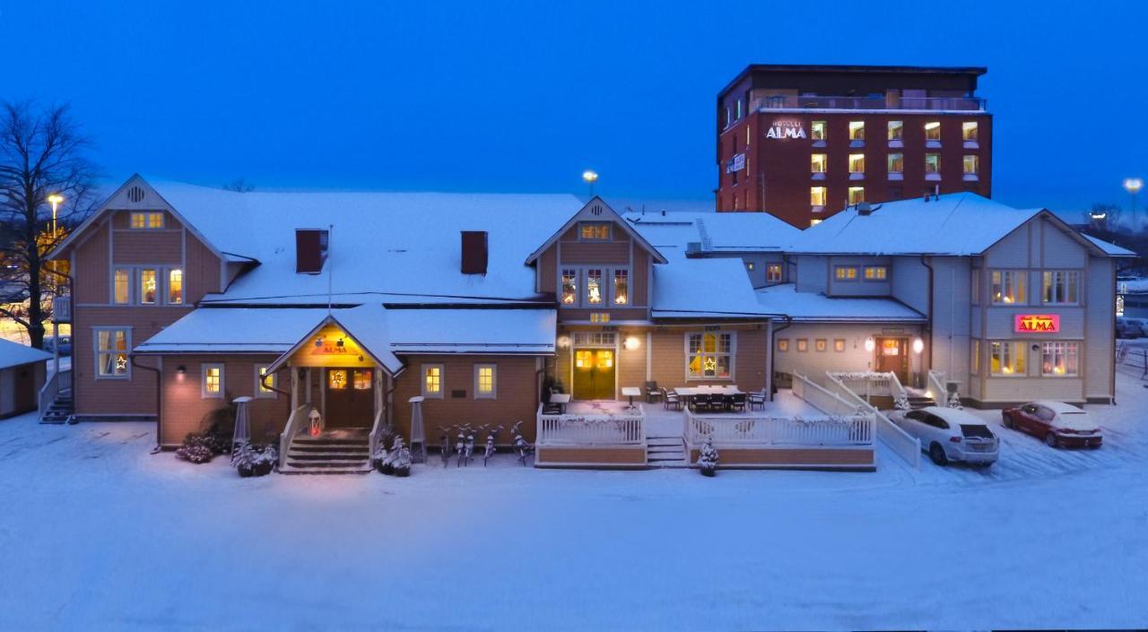 Hotelli-Ravintola Alma Seinäjoki Exteriér fotografie